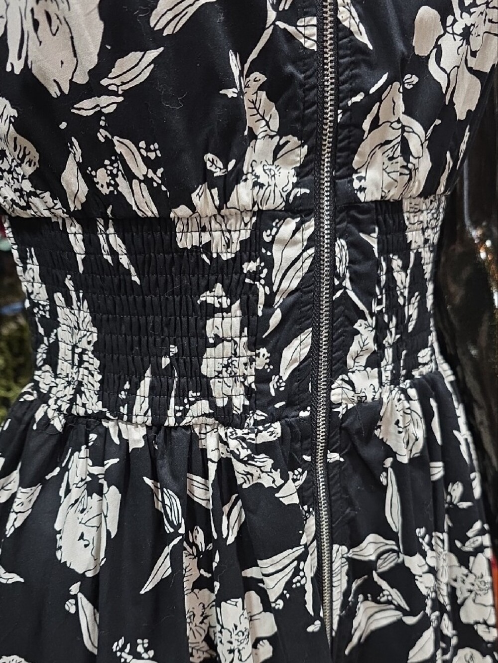 She + Sky Black and White Floral Zip-Front Midi Dress w/ Pockets - Picture 3 of 12